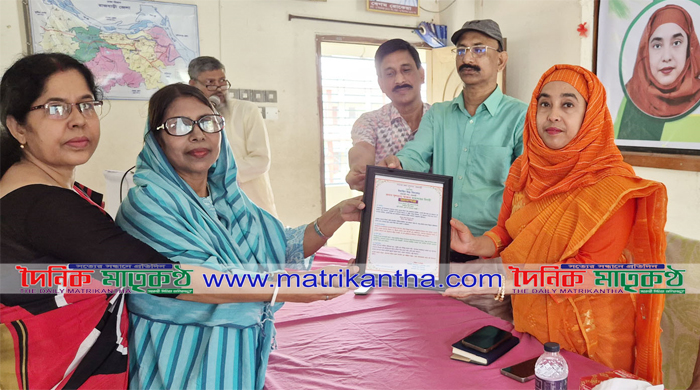  রাজবাড়ীর ইয়াছিন উচ্চ বিদ্যালয়ে বিদায়ী জেলা প্রশাসক সুলতানা আক্তারকে সংবর্ধনা